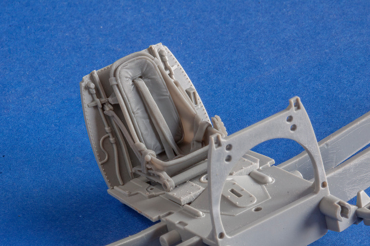 1/32 BitsKrieg BK32020 Messerschmitt Bf-109 E Seat with Belts & Cushion (Dragon)