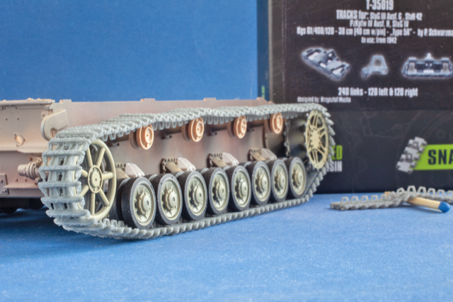 1/35 QuickTracks T-35019 Tracks for StuG III Ausf. G; Pz.Kpfw. IV Ausf. H; StuG IV - "type 5A". 1942+ prod.