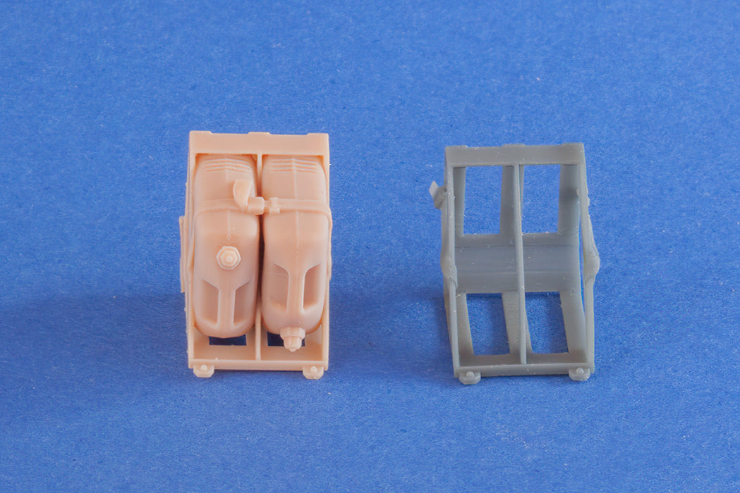 1/35 QW/DEP-35009 M113 Zelda dual jerry can rack (empty) & rack with 2x 20l plastic jerry cans (IDF type)