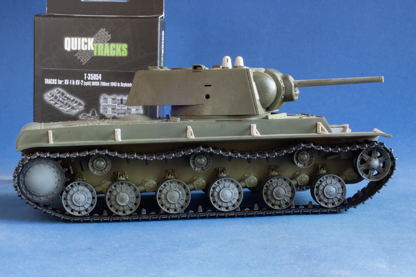 1/35 QuickTracks T-35054 Tracks for KV-1 & KV-2 (split) OMSH 700mm - 1940 to September 1942