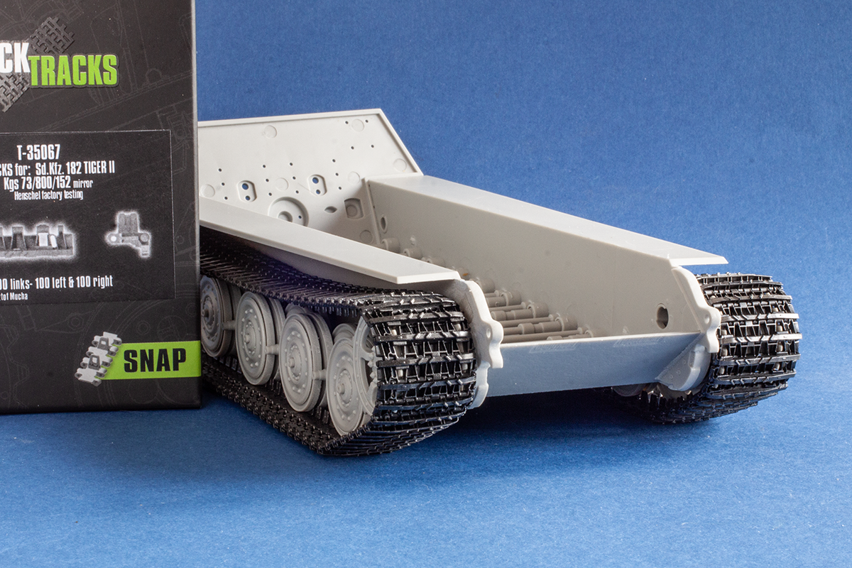 1/35 QuickTracks T-35067 Tracks for Sd.Kfz. 182 Tiger II / King Tiger - Henschel factory testing; mirrored